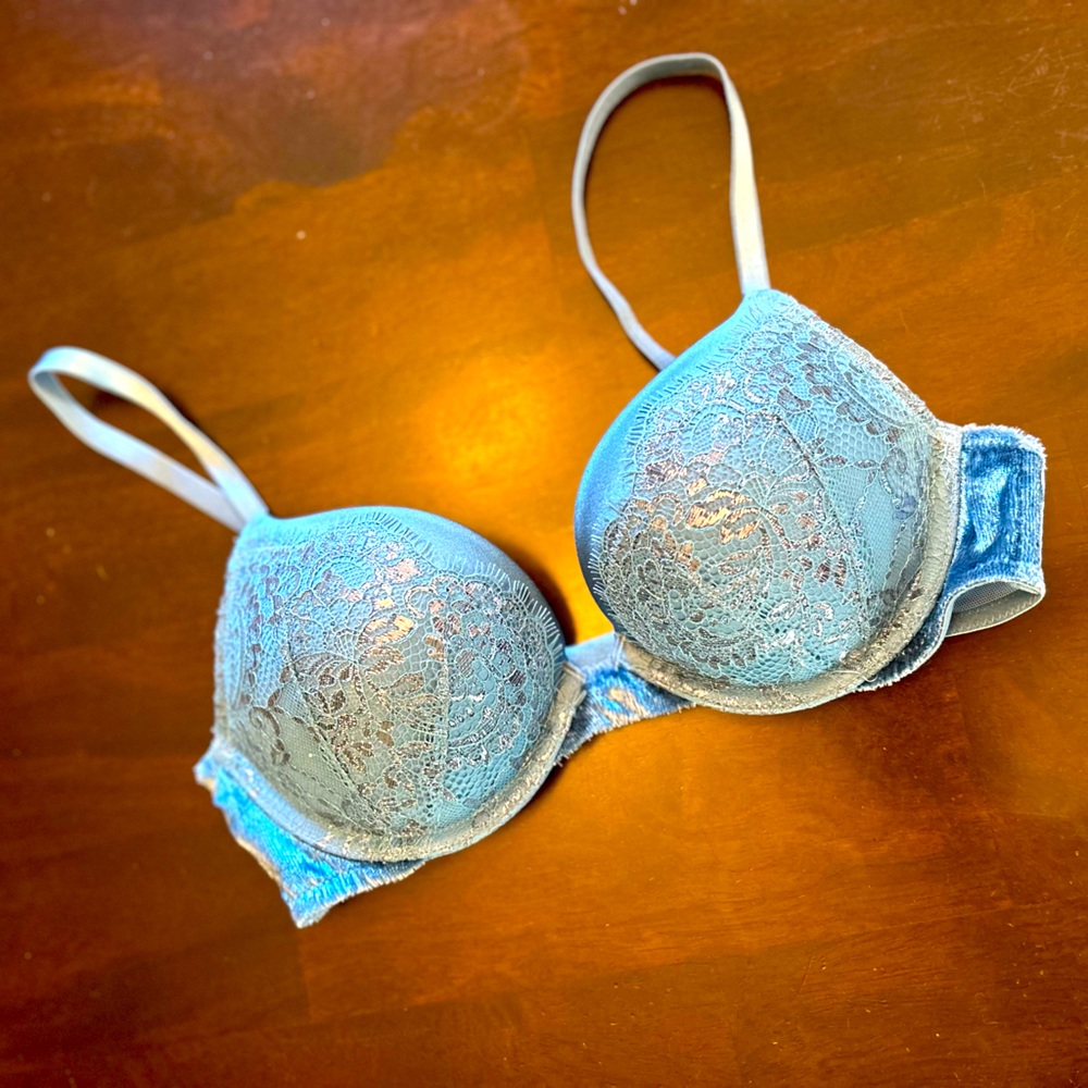Victoria Secret Bombshell Bra 34A